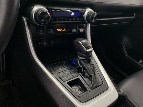 Used 2020 Toyota RAV4 XLE Premium image 24
