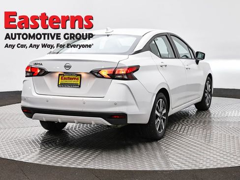 Used 2025 Nissan Versa SV image 5