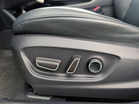 Used 2017 Toyota Prius Prime Advanced image 14