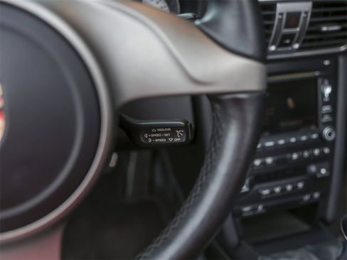 Used 2010 Porsche 911 Cabriolet image 21