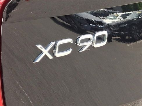 Certified 2024 Volvo XC90 B6 Plus image 29
