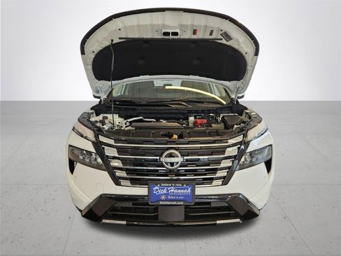 New 2026 Nissan Rogue Platinum image 4