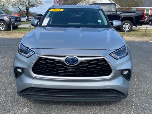 Used 2021 Toyota Highlander XLE image 18