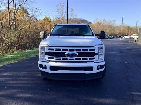 Used 2023 Ford F250 XLT image 4