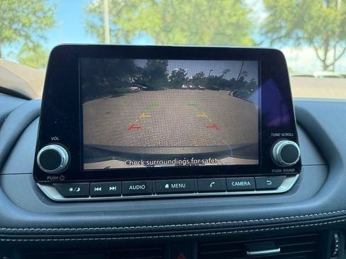 Used 2021 Nissan Rogue S FWD image 26