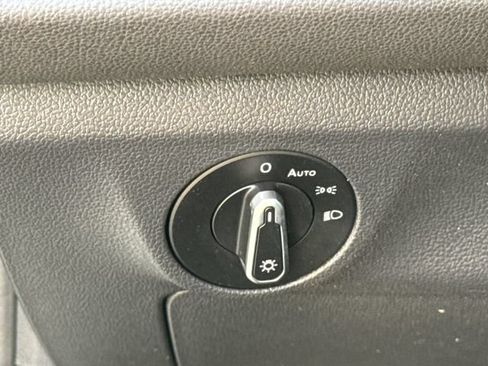 Used 2025 Volkswagen Jetta Sport FWD image 23