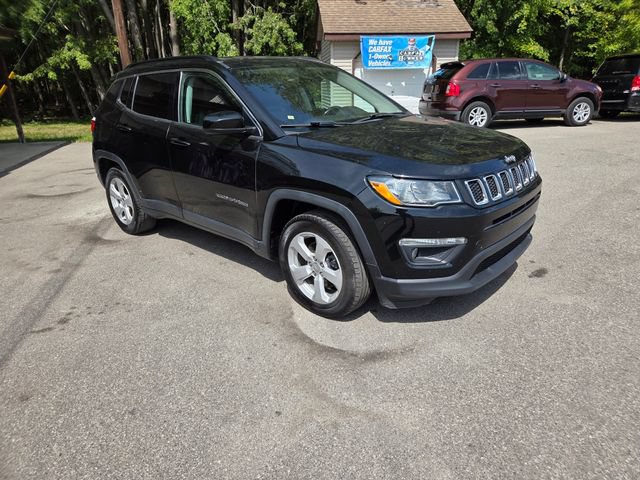 Used 2018 Jeep Compass Latitude w/ Cold Weather Group FWD image 8