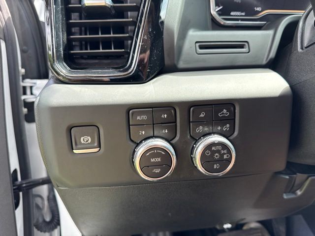 Used 2025 GMC Sierra 2500 AT4 AWD/4WD image 34