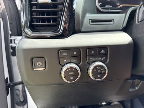 Used 2025 GMC Sierra 2500 AT4 AWD/4WD image 34