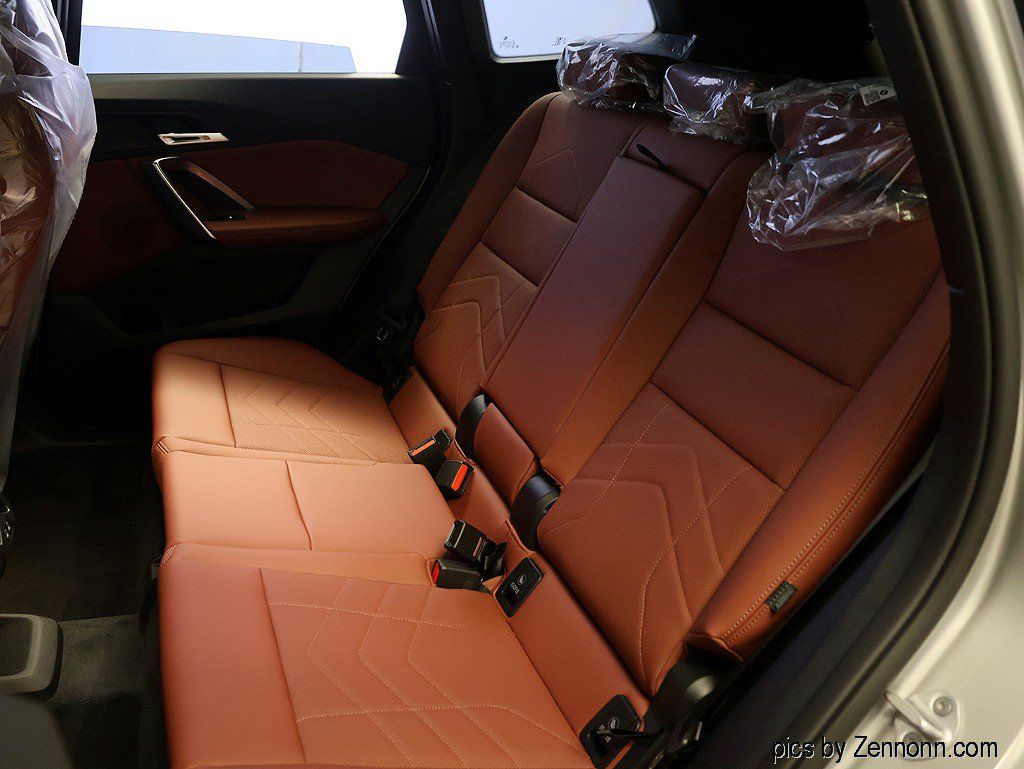 New 2027 BMW X1 xDrive28i AWD/4WD image 12