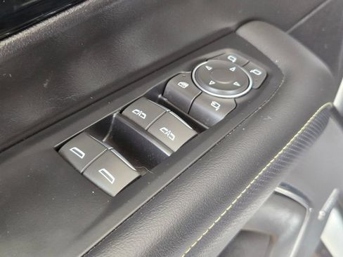 Used 2025 Chevrolet Suburban Premier RWD image 12