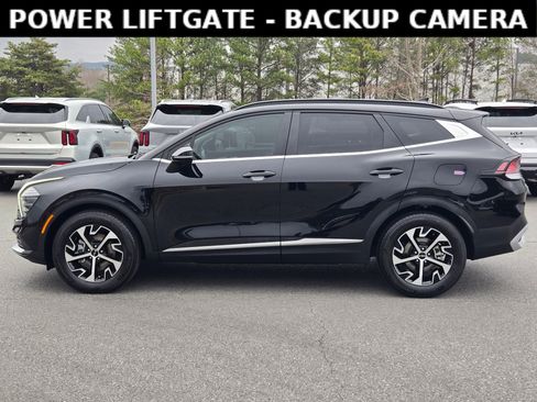 Used 2025 Kia Sportage EX w/ Premium Package image 4