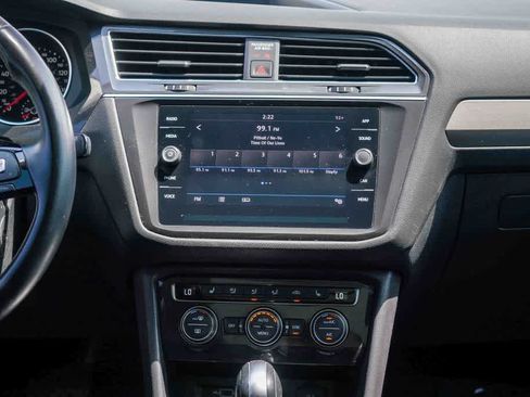 Used 2019 Volkswagen Tiguan SE w/ Panoramic Sunroof Package FWD image 12