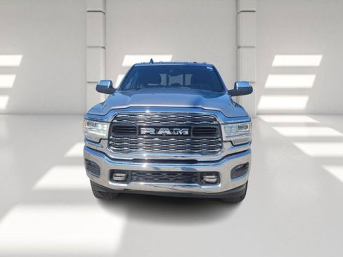 Used 2022 RAM 2500 Limited AWD/4WD image 2