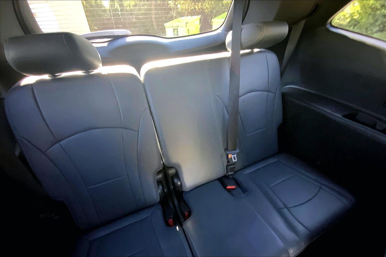 Used 2022 Buick Enclave Essence w/ Experience Buick Package FWD image 25
