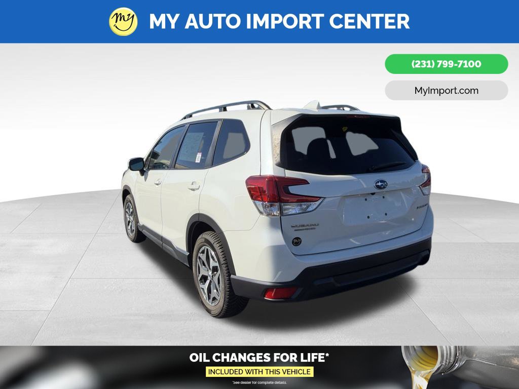 Used 2022 Subaru Forester Premium AWD/4WD image 5