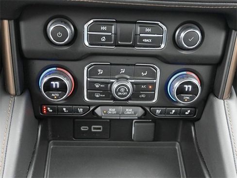 Used 2024 Chevrolet Tahoe High Country image 23