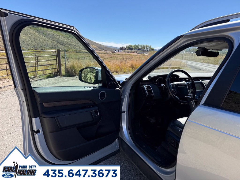 Used 2017 Land Rover Discovery HSE AWD/4WD image 10