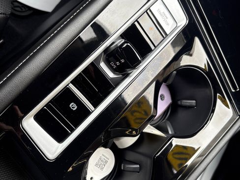 Used 2024 Volkswagen Atlas SE image 17