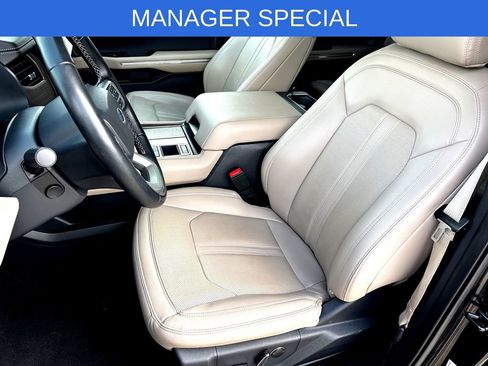 Used 2024 Ford Expedition Limited RWD image 11
