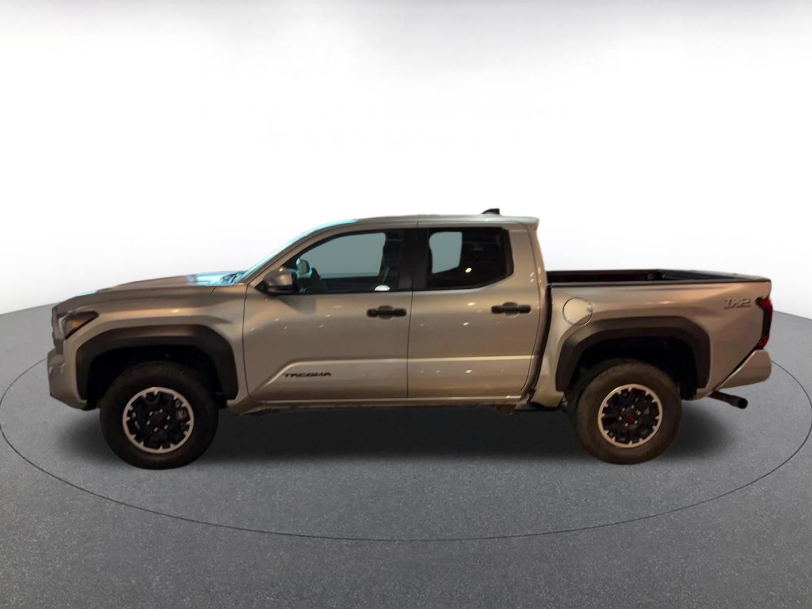 Used 2025 Toyota Tacoma TRD Off-Road AWD/4WD image 8