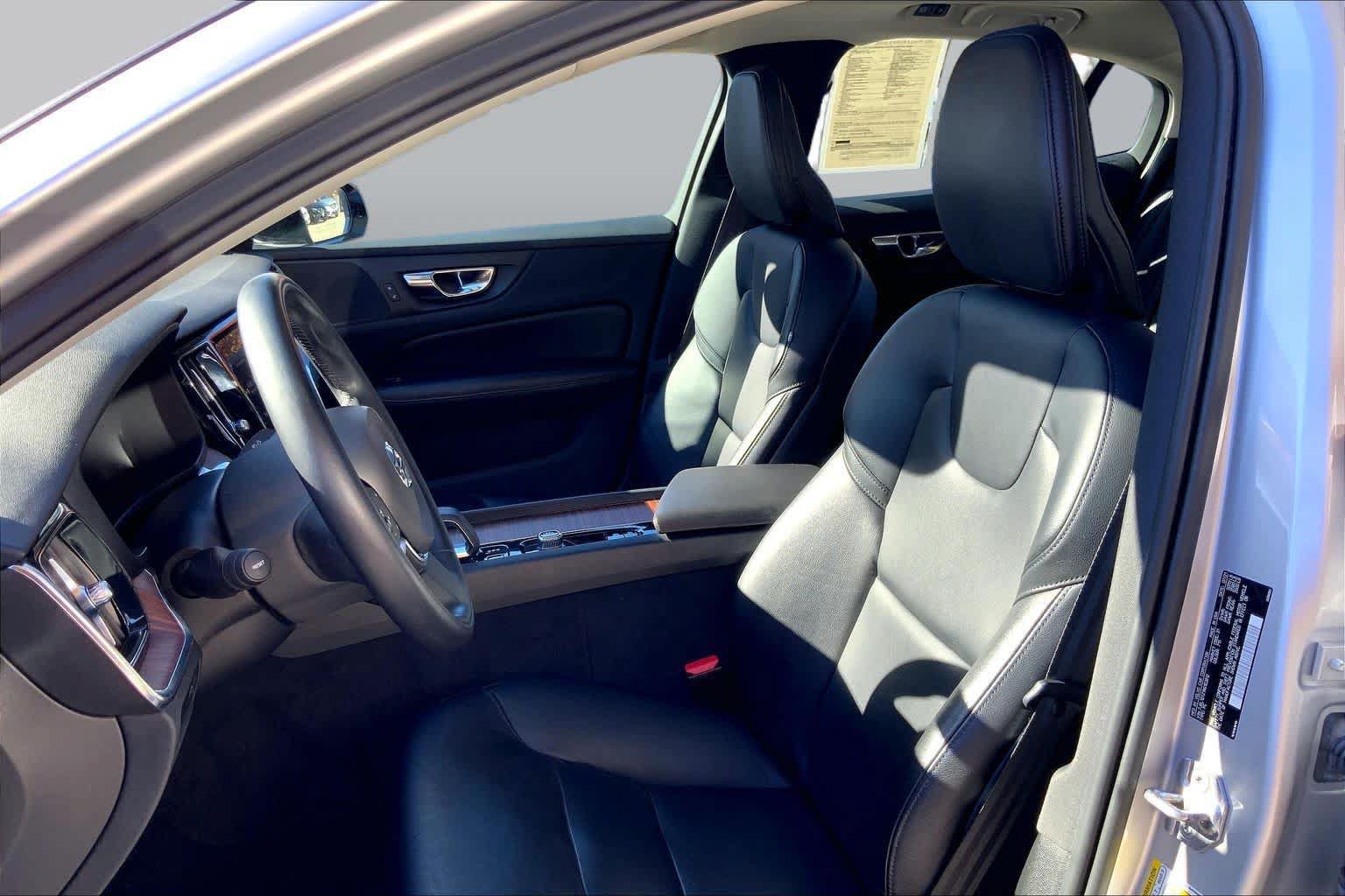 Used 2022 Volvo S60 B5 Momentum w/ Premium Package AWD/4WD image 9