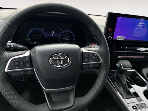 New 2026 Toyota Sienna Limited image 9
