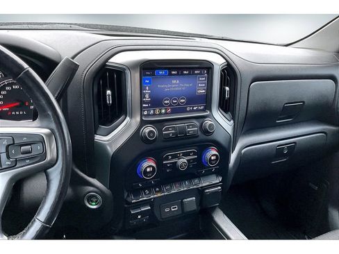 Used 2021 Chevrolet Silverado 1500 RST image 10