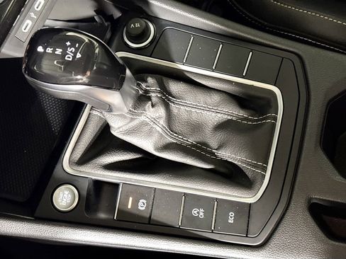 Certified 2024 Volkswagen Jetta SE image 18