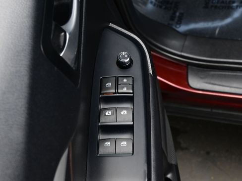 Used 2017 Toyota Highlander XLE image 10