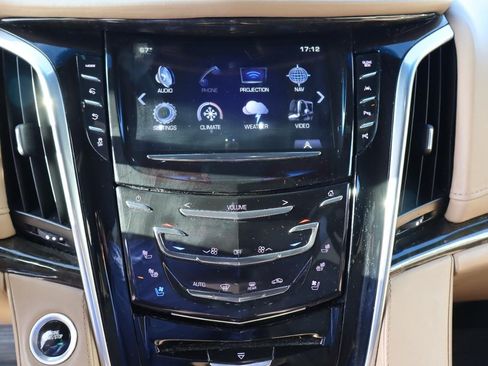 Used 2019 Cadillac Escalade ESV Platinum AWD/4WD image 15