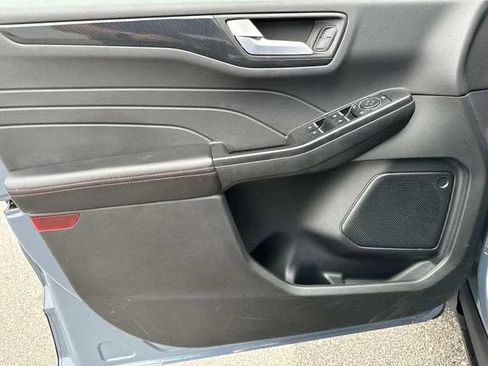 Used 2025 Ford Escape ST-Line FWD image 29