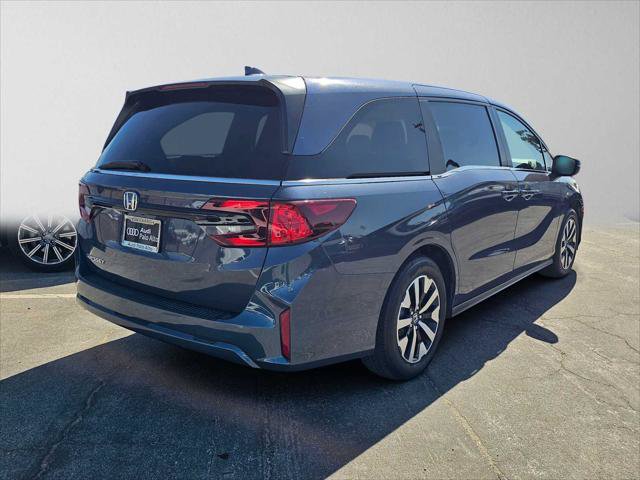 Used 2025 Honda Odyssey EX-L image 3