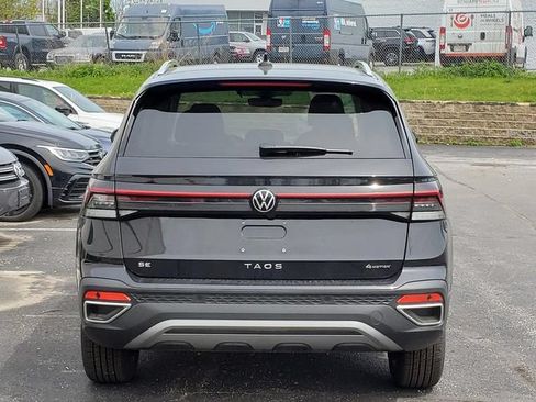 New 2026 Volkswagen Taos SE AWD/4WD image 4