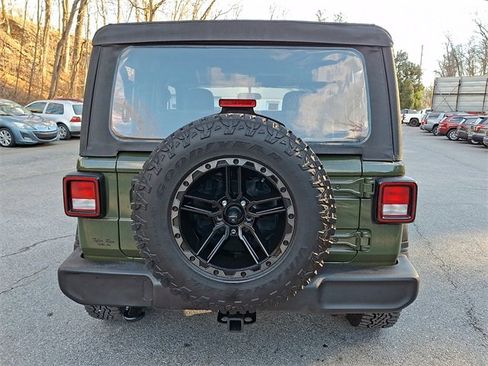 Used 2022 Jeep Wrangler Sport image 10