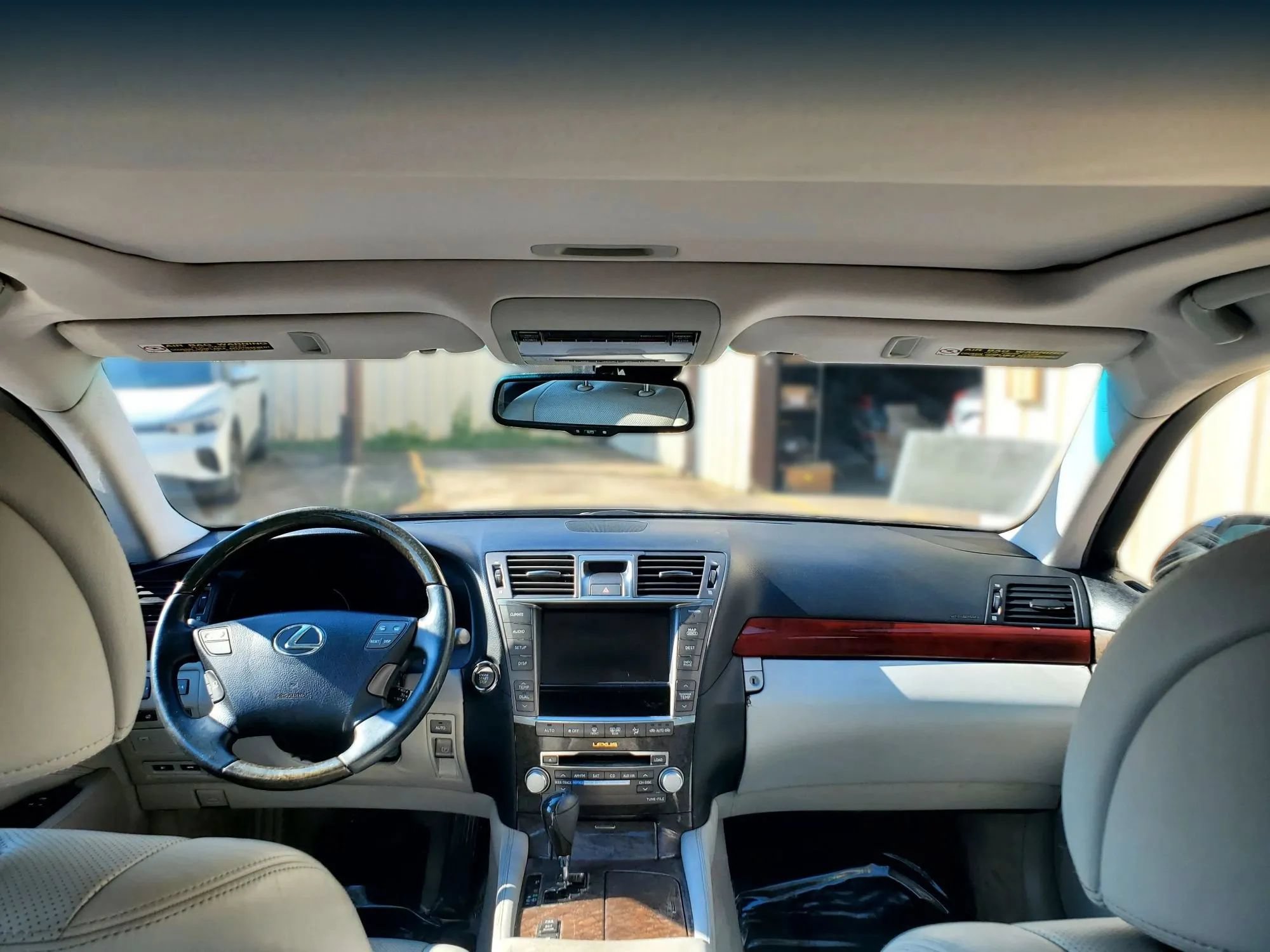 Used 2012 Lexus LS 460 w/ Comfort Pkg RWD image 2