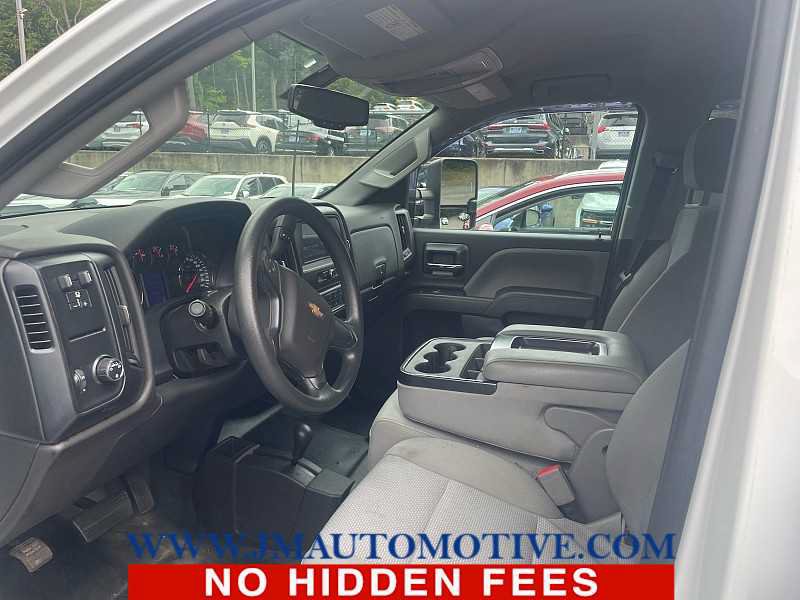 Used 2019 Chevrolet Silverado 2500 W/T AWD/4WD image 2