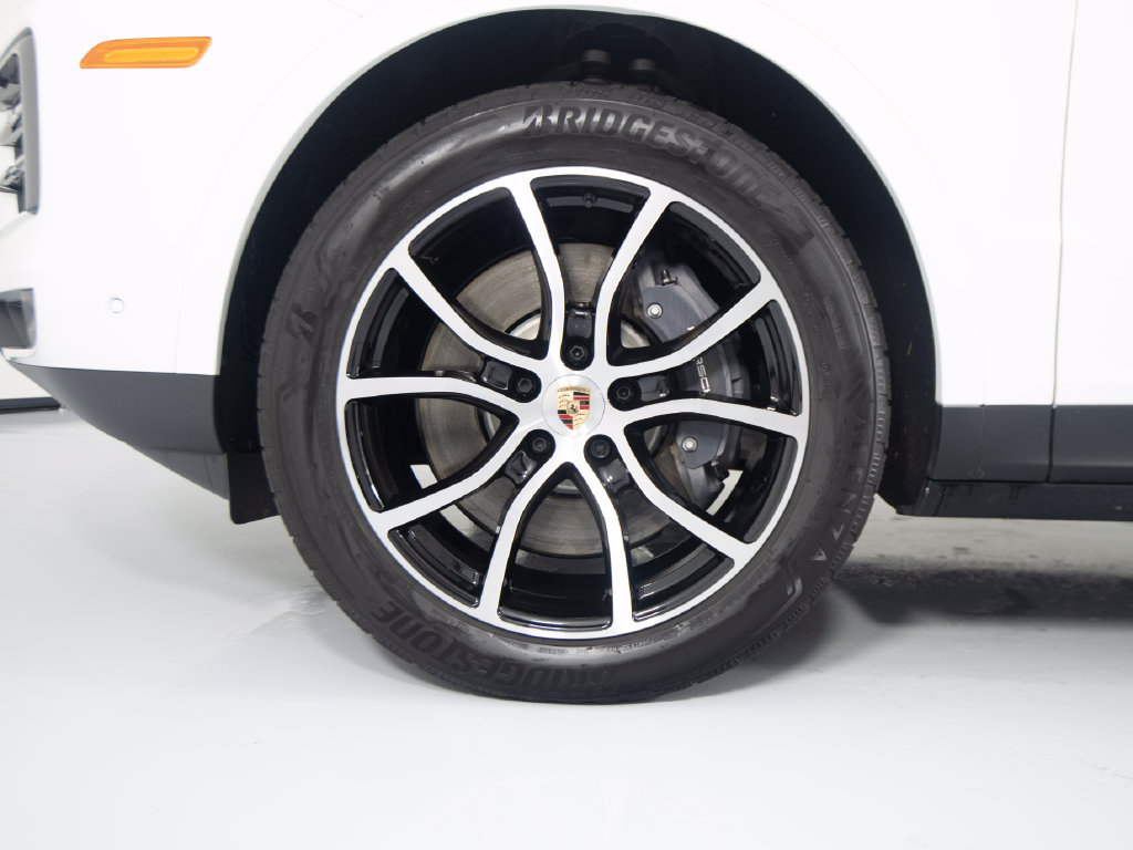 Certified 2026 Porsche Cayenne E-Hybrid Coupe AWD/4WD image 15