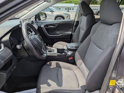 Used 2021 Toyota RAV4 XLE w/ Convenience Package AWD/4WD image 11