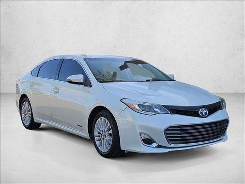 Used 2014 Toyota Avalon XLE Premium FWD image 3