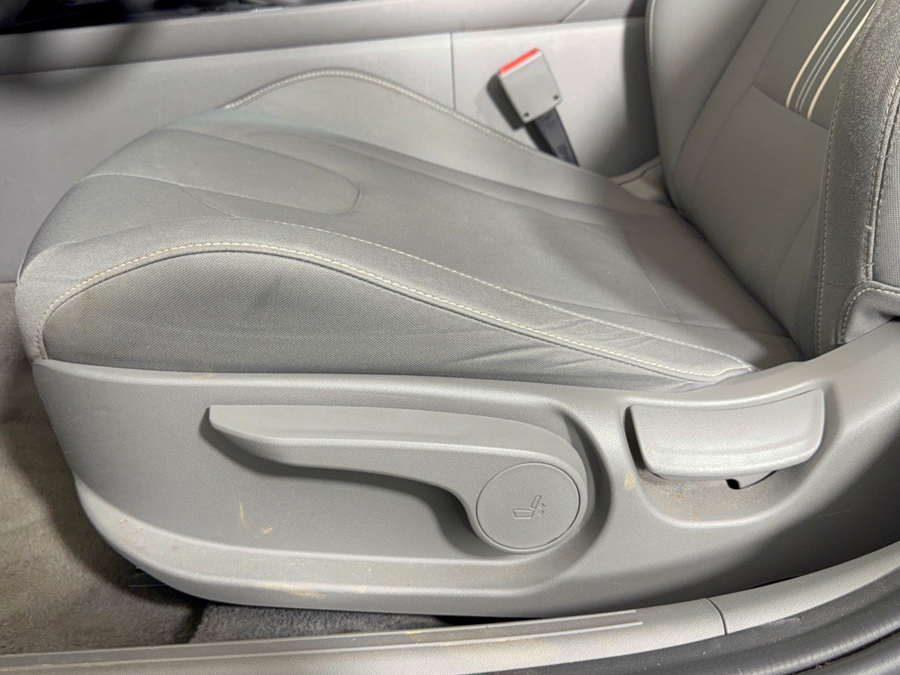 Used 2025 Hyundai Elantra SEL FWD image 16