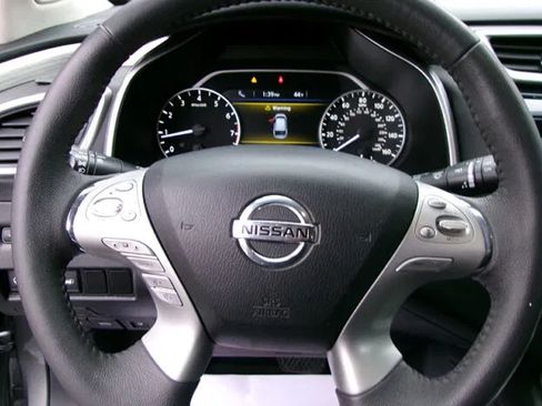 Used 2017 Nissan Murano Platinum w/ Platinum Technology Package AWD/4WD image 18