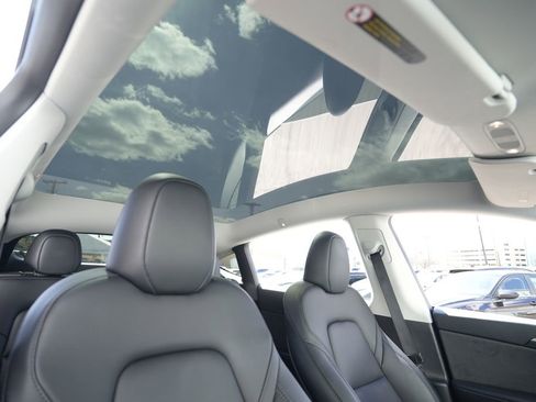 Used 2023 Tesla Model Y Long Range image 30