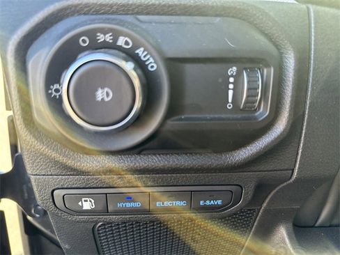 Used 2024 Jeep Wrangler Unlimited w/ Convenience Group image 21
