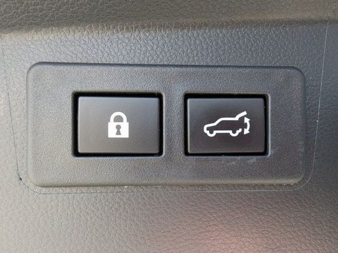 Used 2023 Subaru Outback Premium AWD/4WD image 30