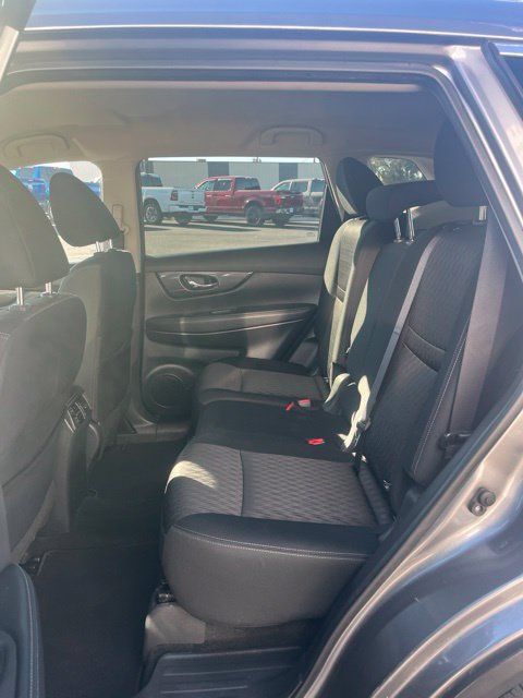 Used 2020 Nissan Rogue SV AWD/4WD image 29