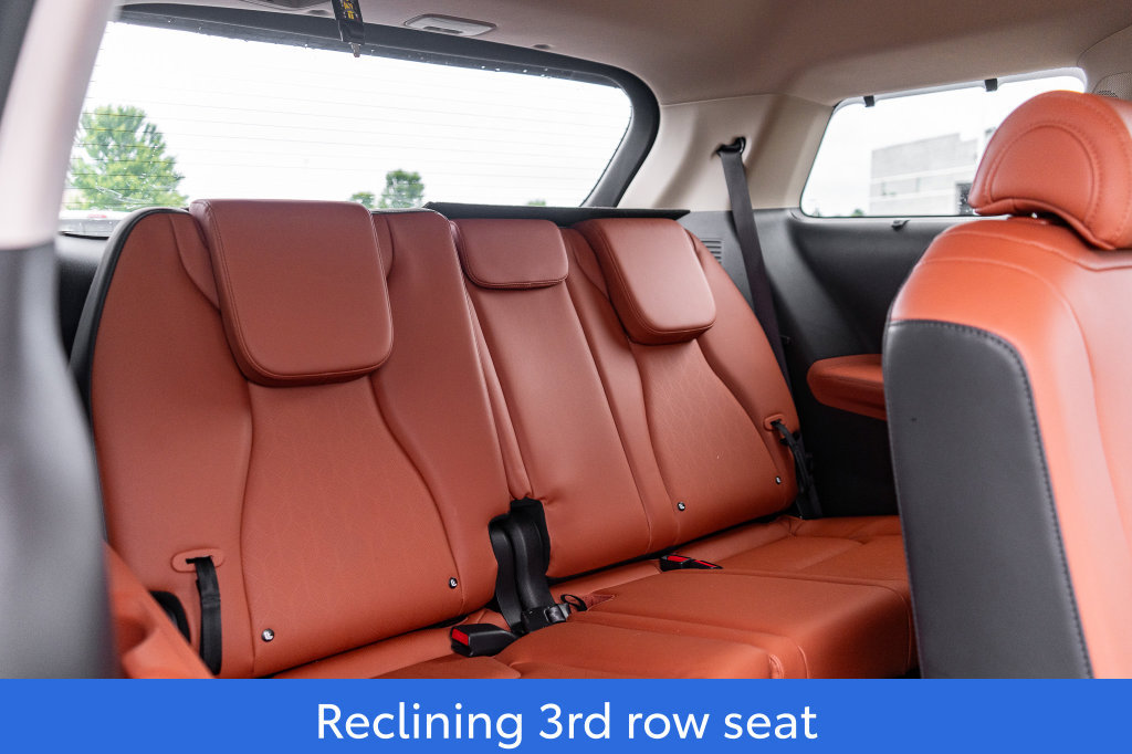 Used 2025 Kia Carnival EX FWD image 15
