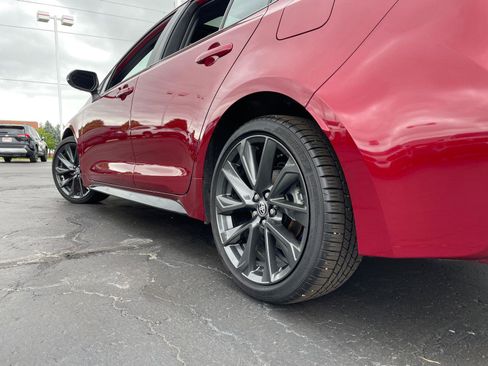 Certified 2025 Toyota Corolla SE image 5