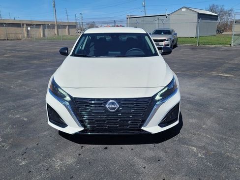 Used 2025 Nissan Altima 2.5 SV image 1