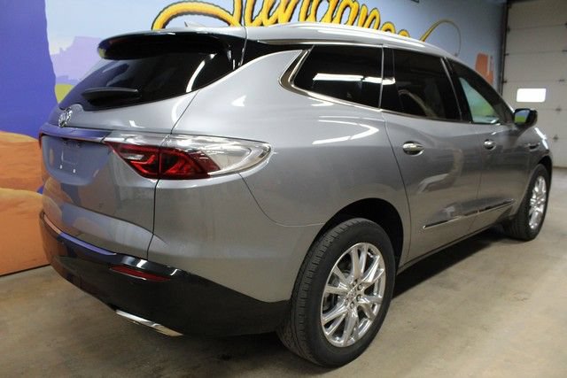Used 2023 Buick Enclave Essence w/ Experience Buick Package FWD image 5